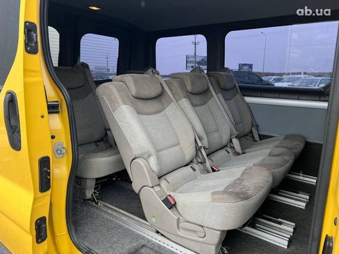 Renault Trafic 2007 желтый - фото 27