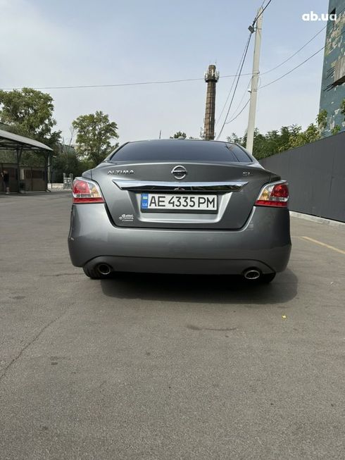 Nissan Altima 2015 серый - фото 10