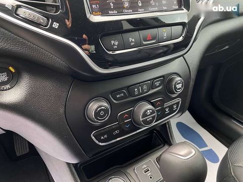 Jeep Cherokee 2018 - фото 17