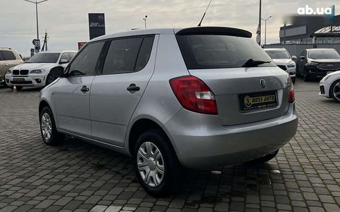 Skoda Fabia 2010 - фото 5