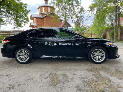 Toyota Camry 2017 черный - фото 8