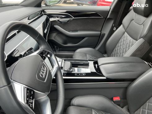 Audi A8 2021 - фото 34