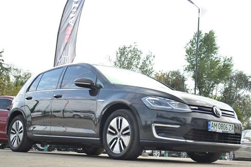 Volkswagen e-Golf 2020 - фото 28