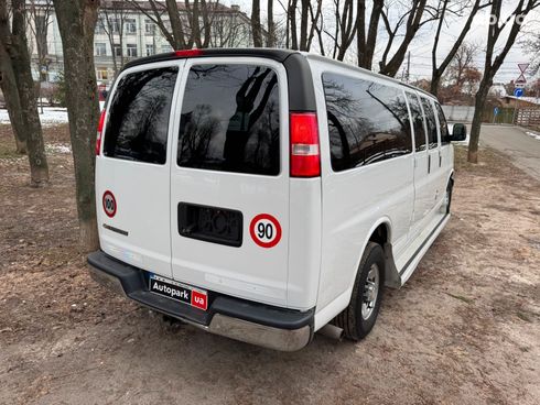 Chevrolet Express 2018 белый - фото 9