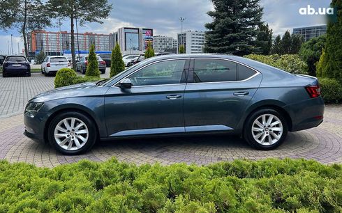 Skoda Superb 2017 - фото 4