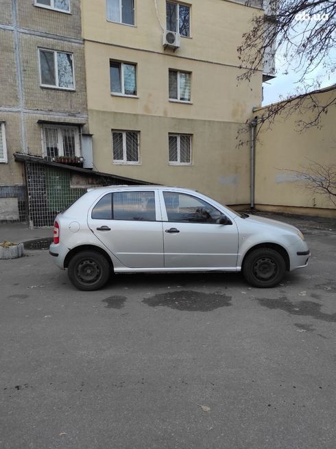 Skoda Fabia 2007 серебристый - фото 4