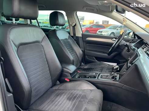 Volkswagen Passat 2016 белый - фото 43