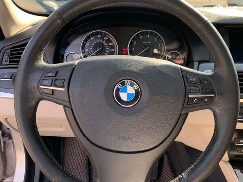 BMW 5 серия 2011 бежевый - фото 28