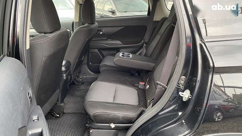 Mitsubishi Outlander 2018 - фото 24
