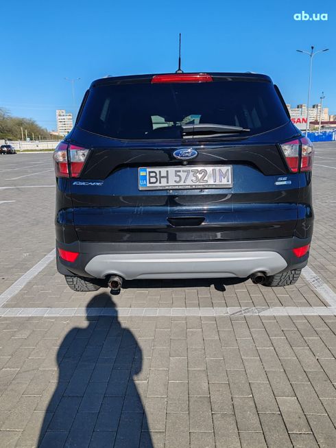 Ford Escape 2017 черный - фото 16