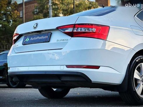 Skoda Superb 2019 - фото 16