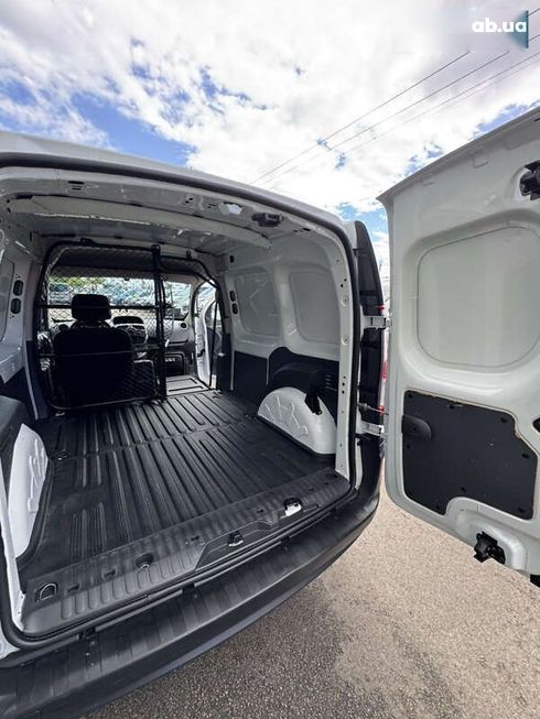 Renault Kangoo 2020 - фото 30
