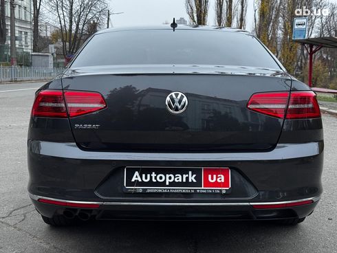 Volkswagen Passat 2018 серый - фото 16