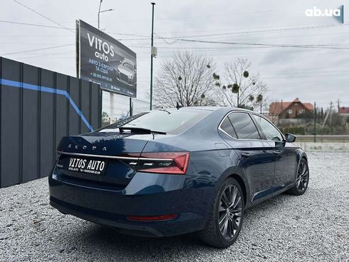 Skoda Superb 2019 - фото 7