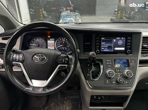 Toyota Sienna 2018 - фото 16