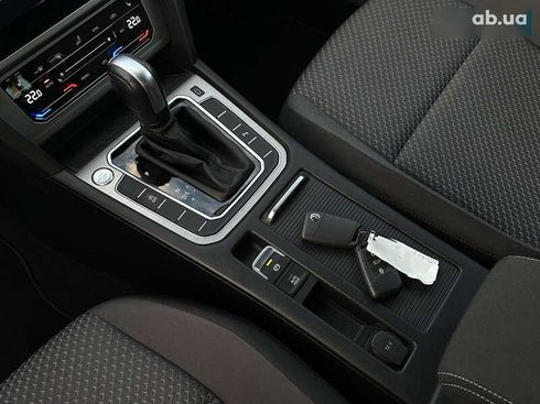 Volkswagen Passat 2020 - фото 13