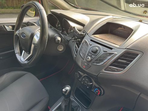 Ford Fiesta 2013 красный - фото 14