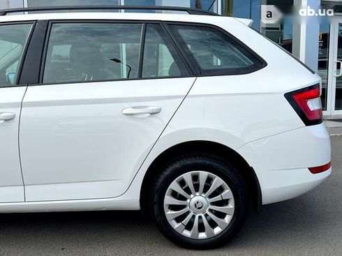 Skoda Fabia 2021 - фото 17