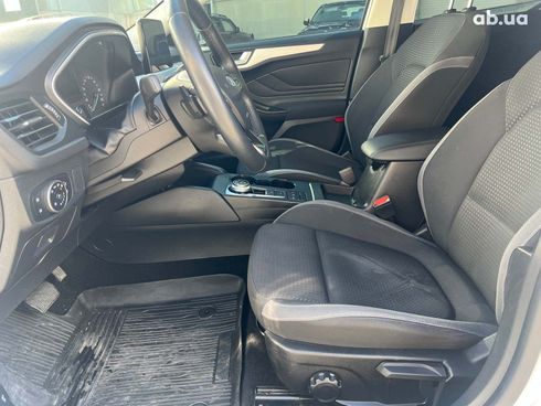 Ford Focus 2019 белый - фото 23
