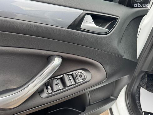 Ford Mondeo 2012 белый - фото 42