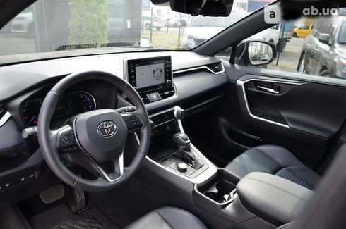 Toyota RAV4 2021 - фото 17
