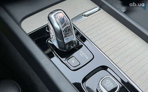 Volvo XC60 2018 - фото 19