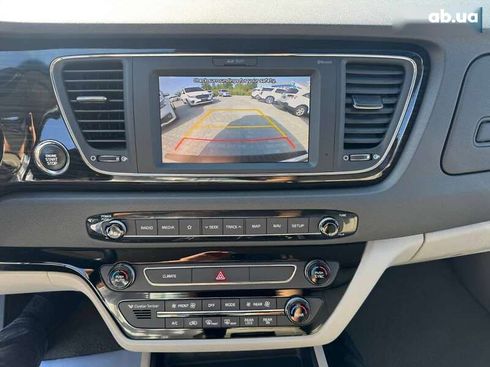 Kia Carnival 2019 - фото 11