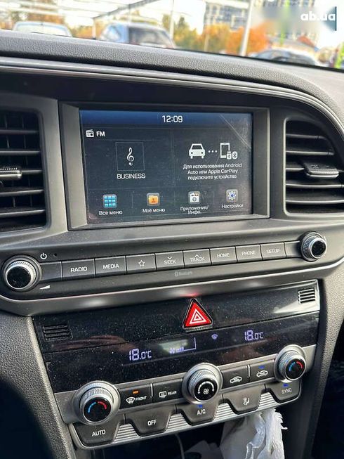 Hyundai Elantra 2020 - фото 9