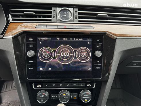 Volkswagen Passat 2018 серый - фото 41