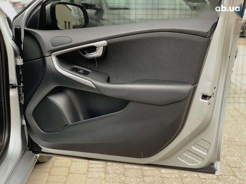 Volvo V40 2014 - фото 27