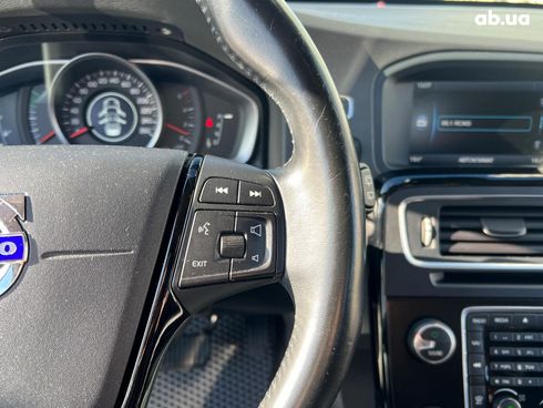 Volvo V60 2013 синий - фото 20