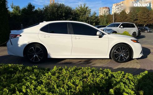 Toyota Camry 2020 - фото 8