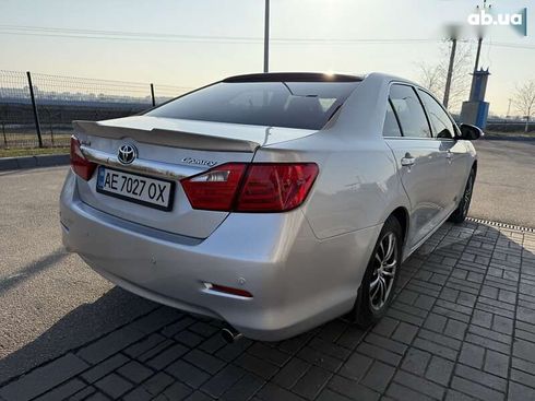 Toyota Camry 2011 - фото 10