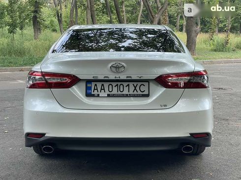 Toyota Camry 2020 - фото 6