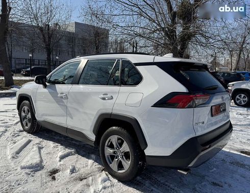 Toyota RAV4 2022 - фото 15