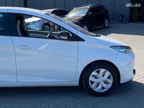 Renault Zoe 2015 белый - фото 11