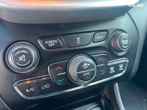Jeep Cherokee 2015 серый - фото 36