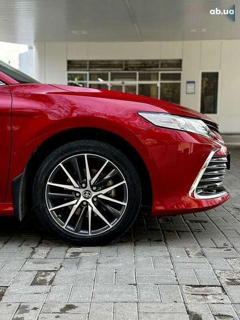 Toyota Camry 2022 - фото 14