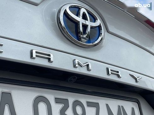 Toyota Camry 2020 - фото 5