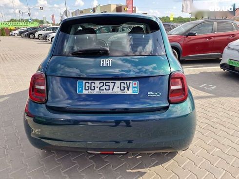 Fiat 500E 2022 - фото 13