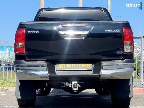 Toyota Hilux 2017 - фото 6