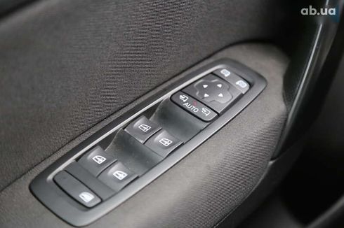 Renault Megane 2017 - фото 23