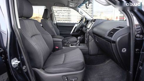 Toyota Land Cruiser Prado 2019 - фото 6
