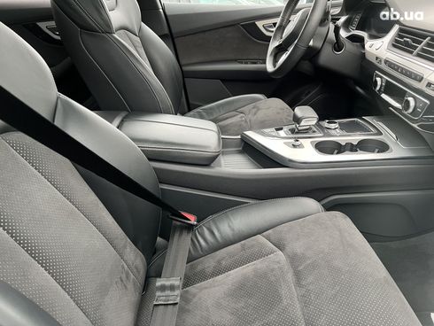 Audi Q7 2018 - фото 25