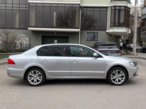 Skoda Superb 2014 серый - фото 35