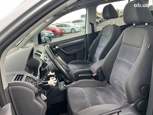 Volkswagen Touran 2012 серый - фото 17