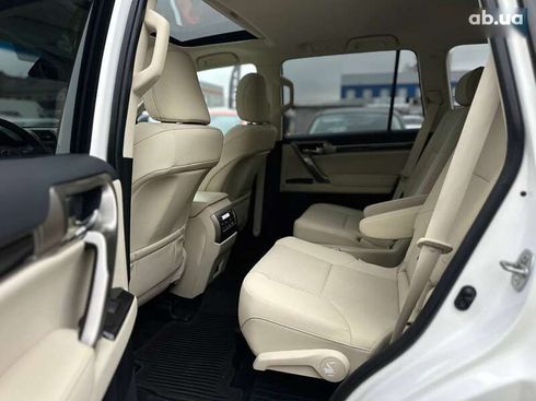 Lexus GX 2020 - фото 20