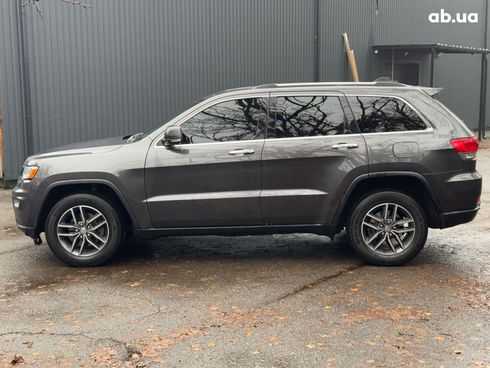 Jeep Grand Cherokee 2018 серый - фото 10