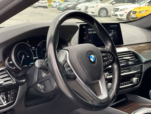 BMW 5 серия 2018 белый - фото 26