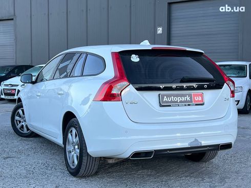 Volvo V60 2014 белый - фото 5